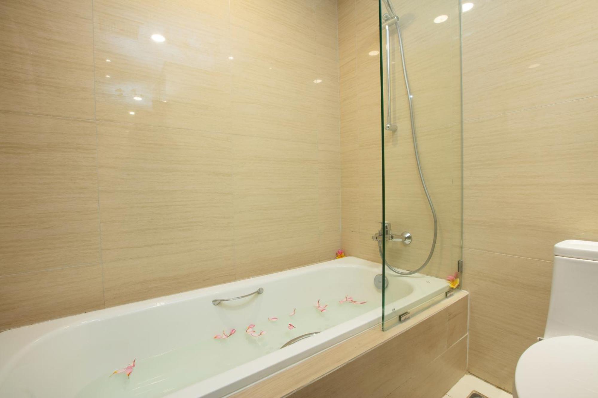 Hotel Louis Kienne Chadstone Cikarang à Bekasi Extérieur photo