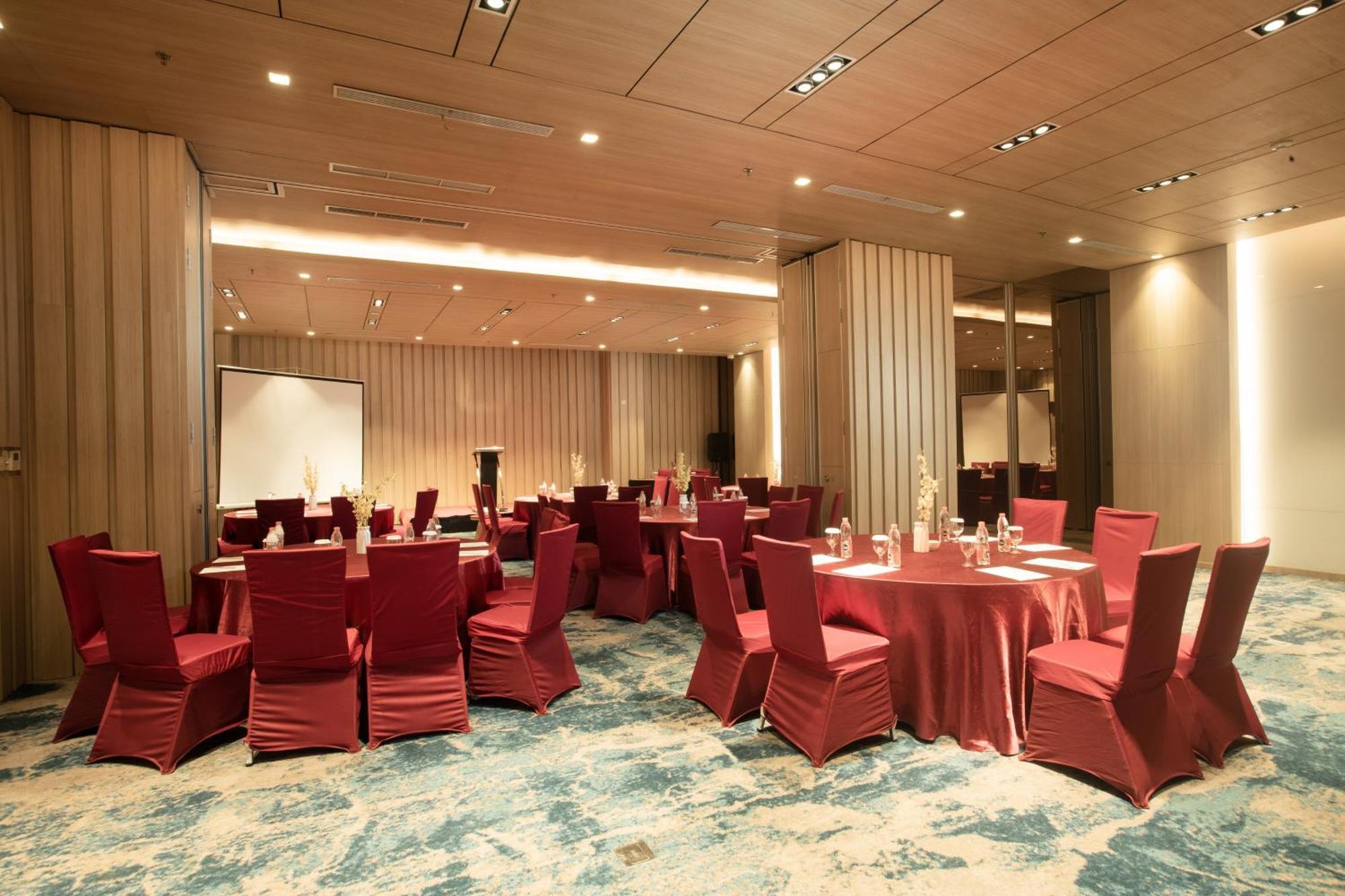 Hotel Louis Kienne Chadstone Cikarang à Bekasi Extérieur photo