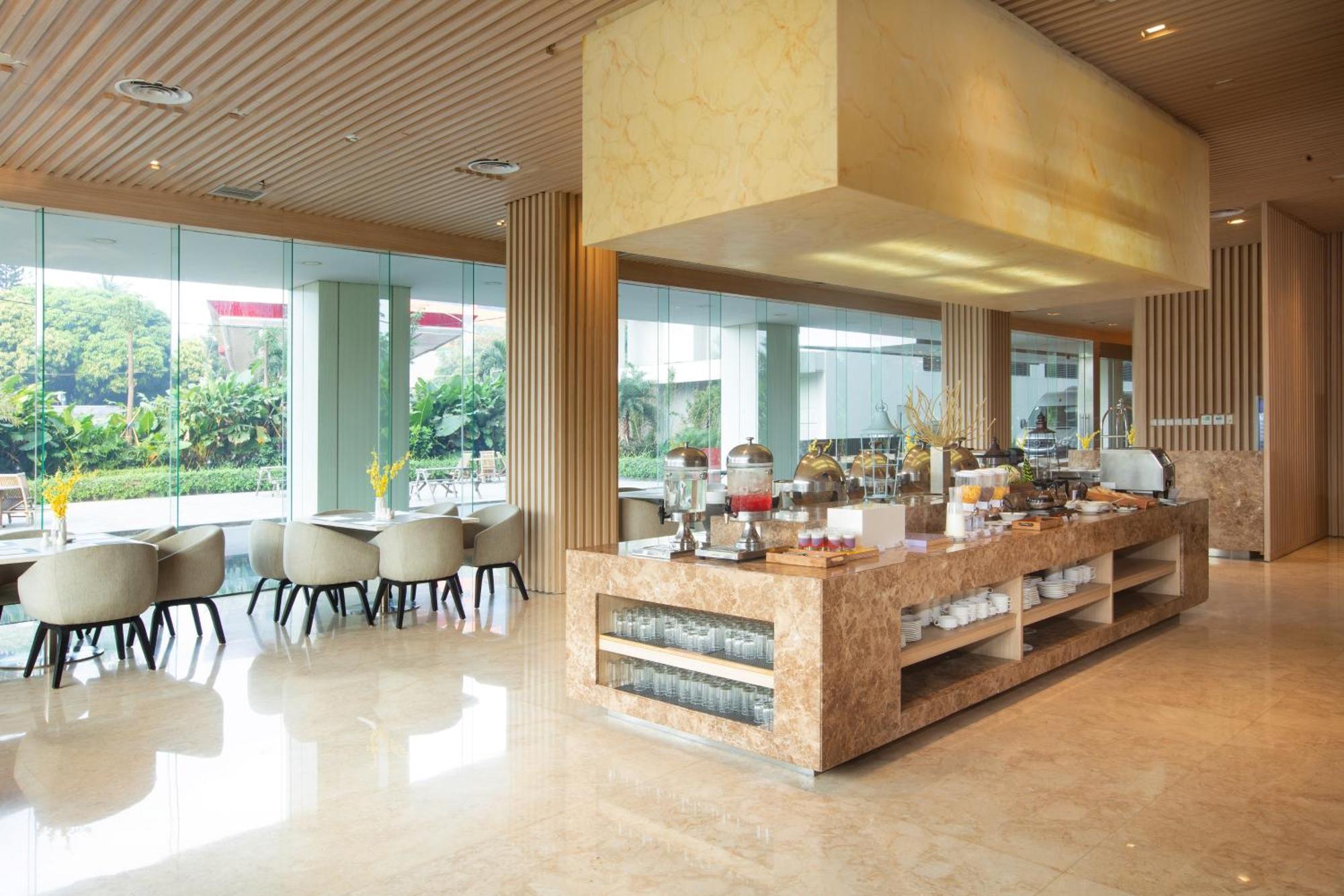 Hotel Louis Kienne Chadstone Cikarang à Bekasi Extérieur photo